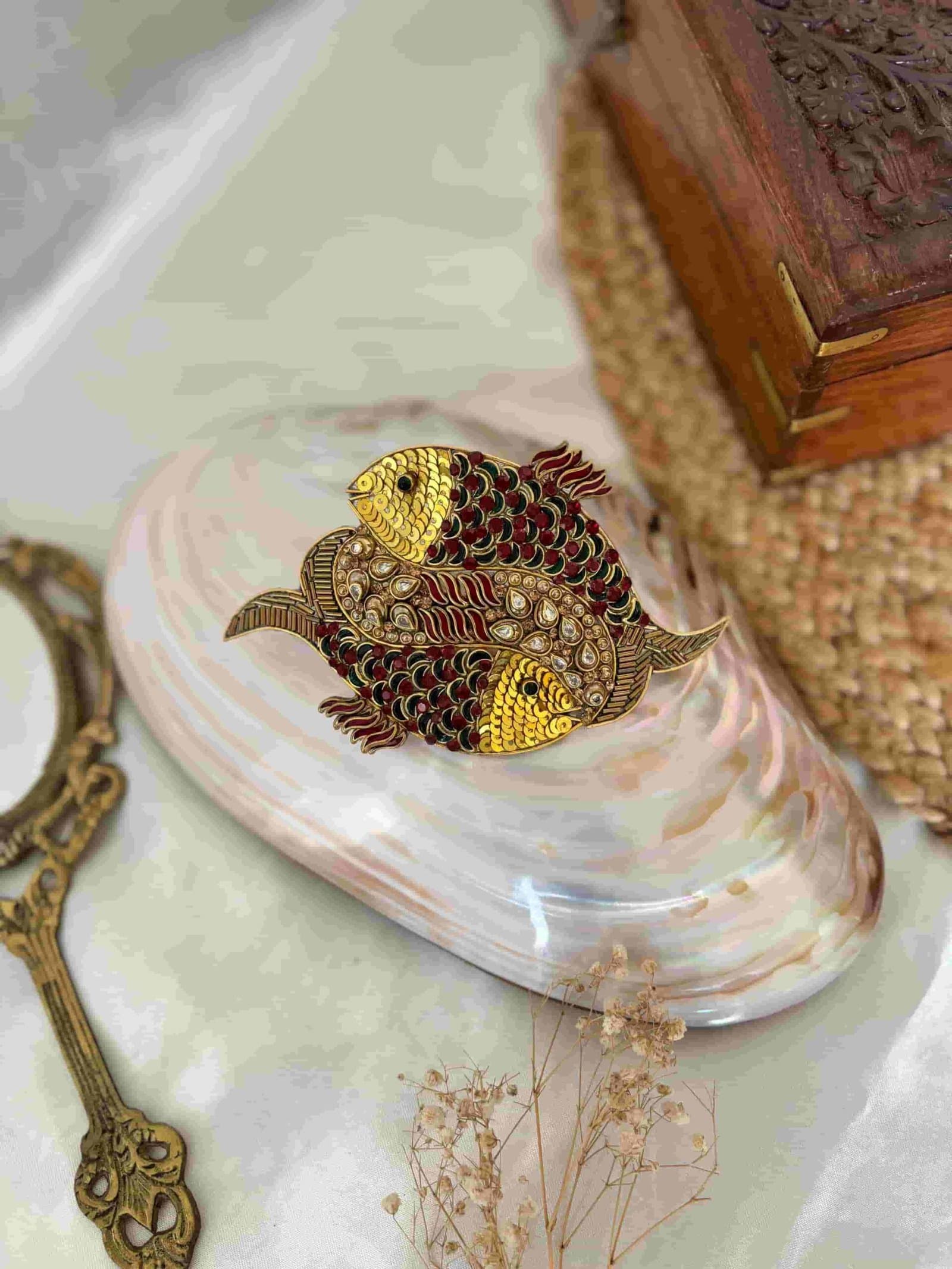 Fish Center Clip – Maroon & green from Bangle by Choice