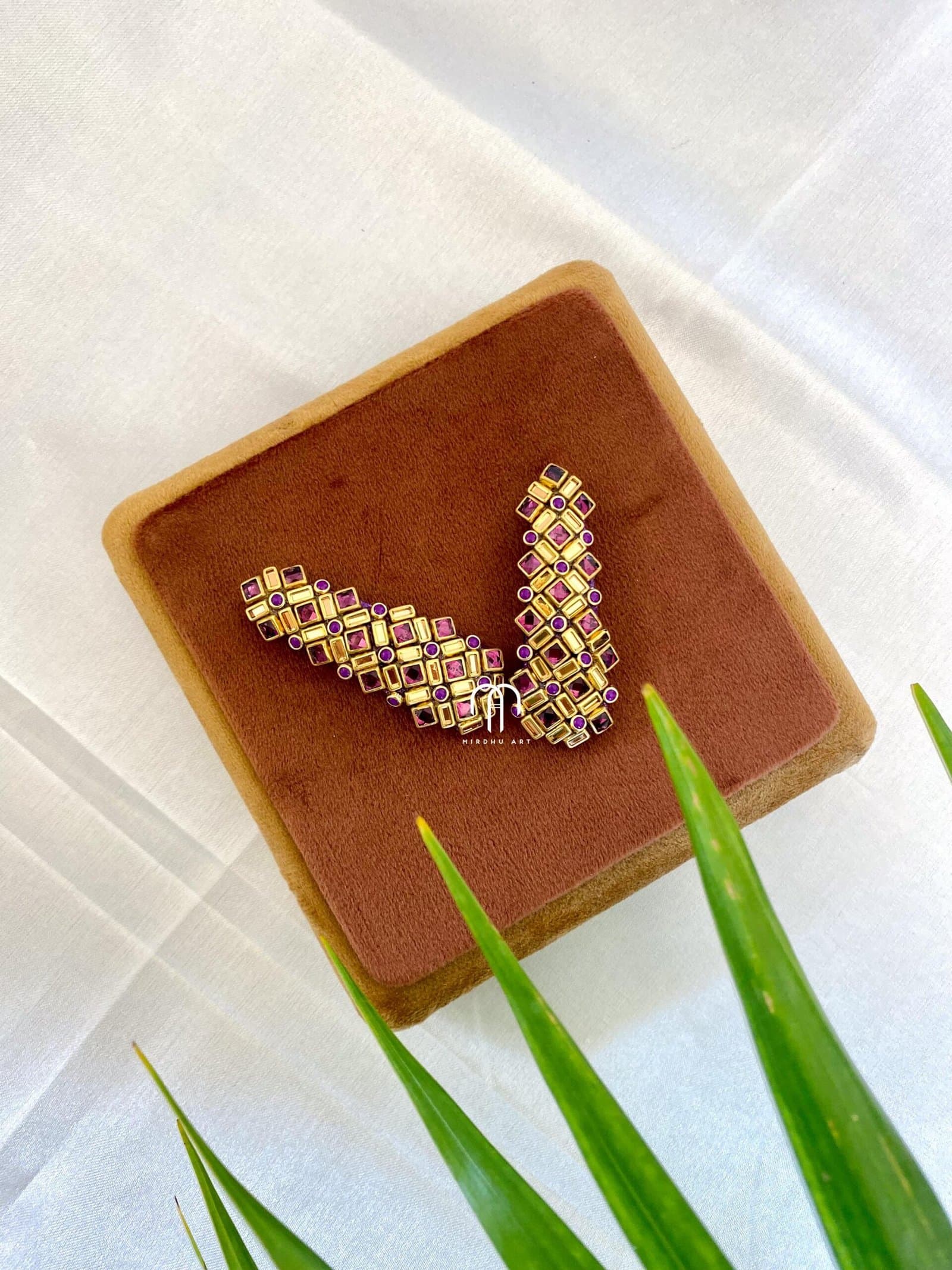 Tic Tac – Golden stone with Wine from Bangle by Choice
