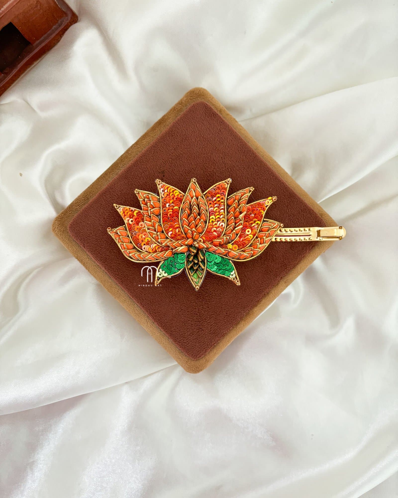 Lotus Center Clip – Lotus Shade detail view 3