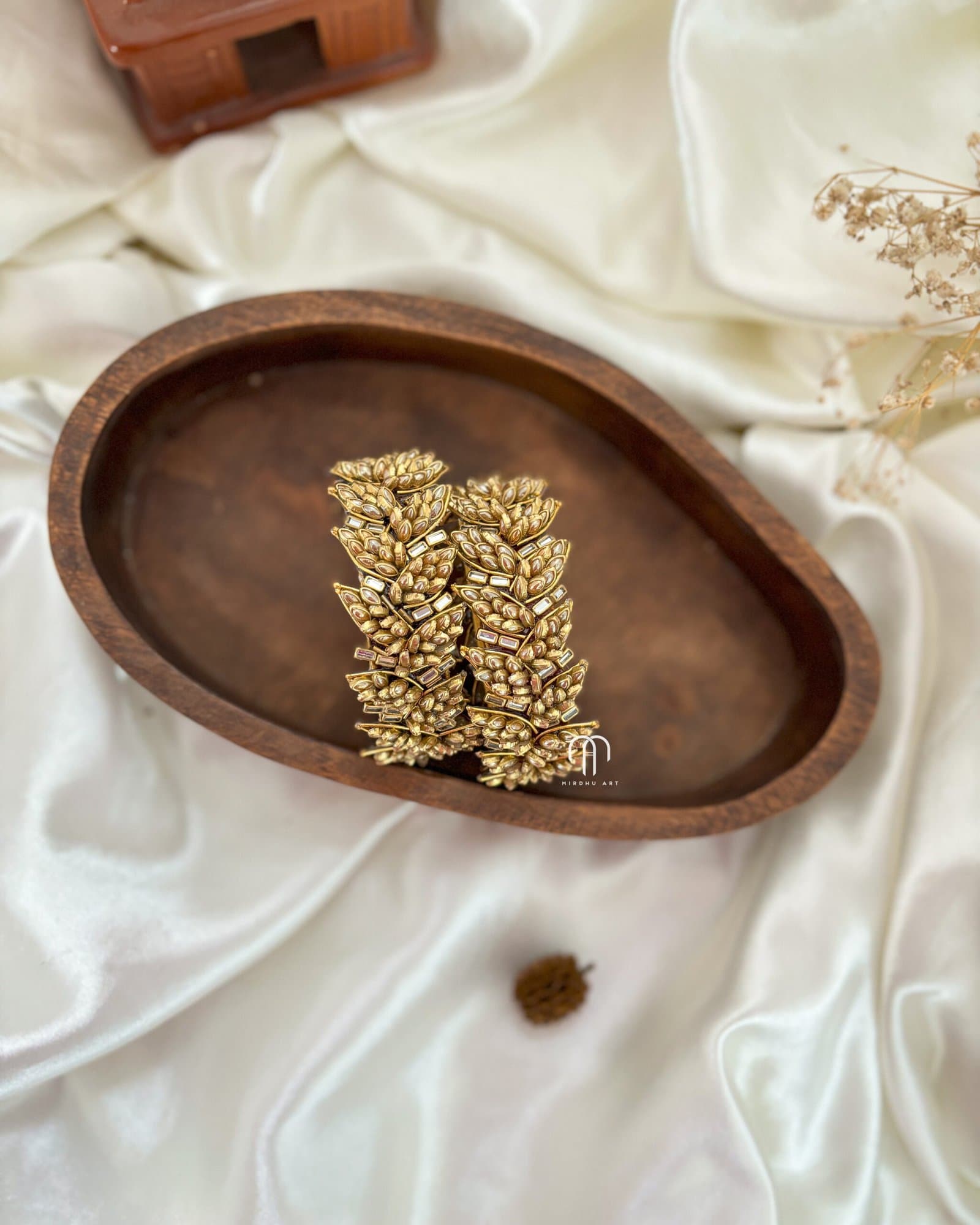 Kundan Bangles – Leaf style – Neutral Shade from Bangle by Choice