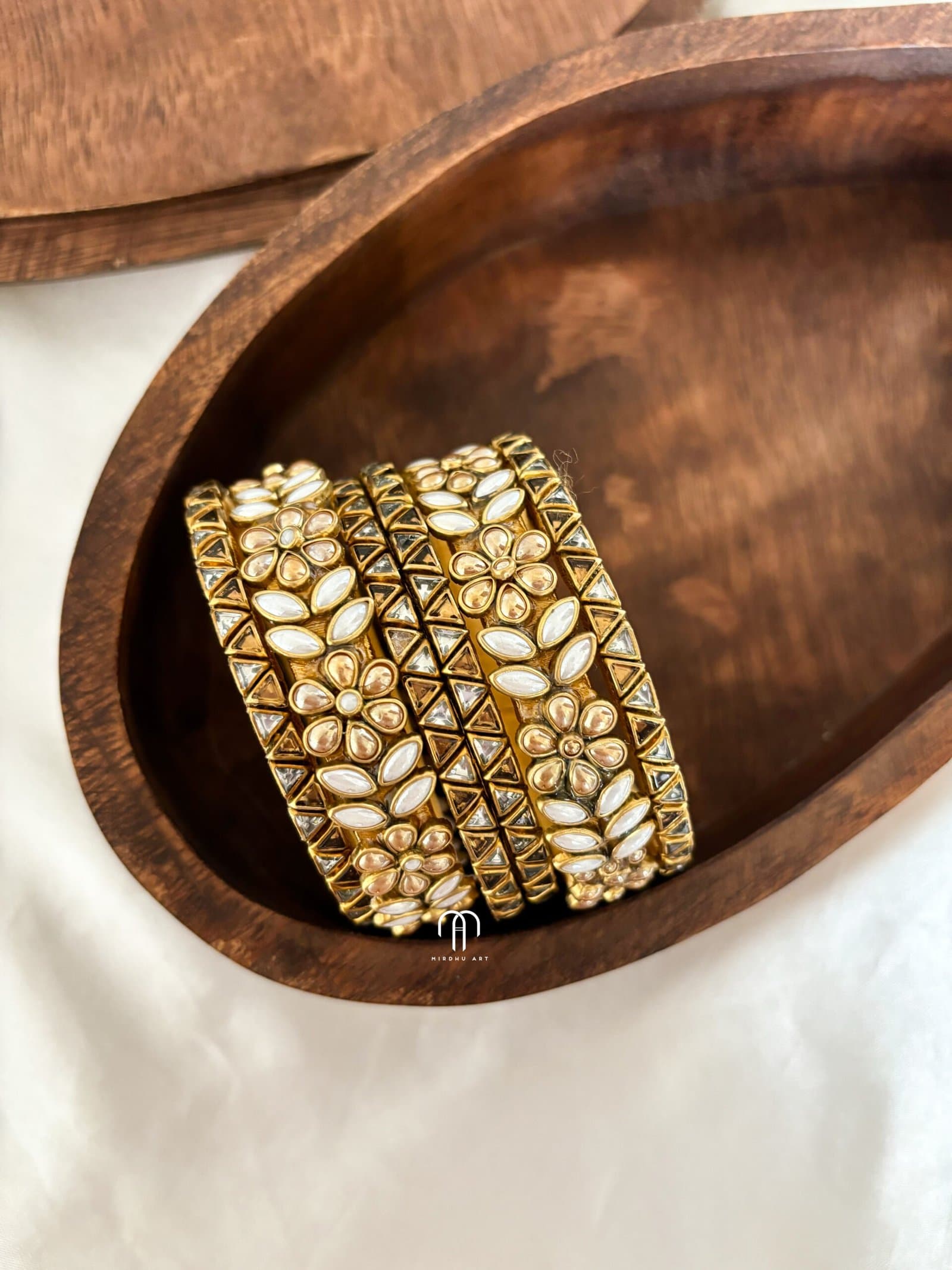 Kundan Bangles – Golden and White Simple set (Thilagam and eye) from Bangle by Choice