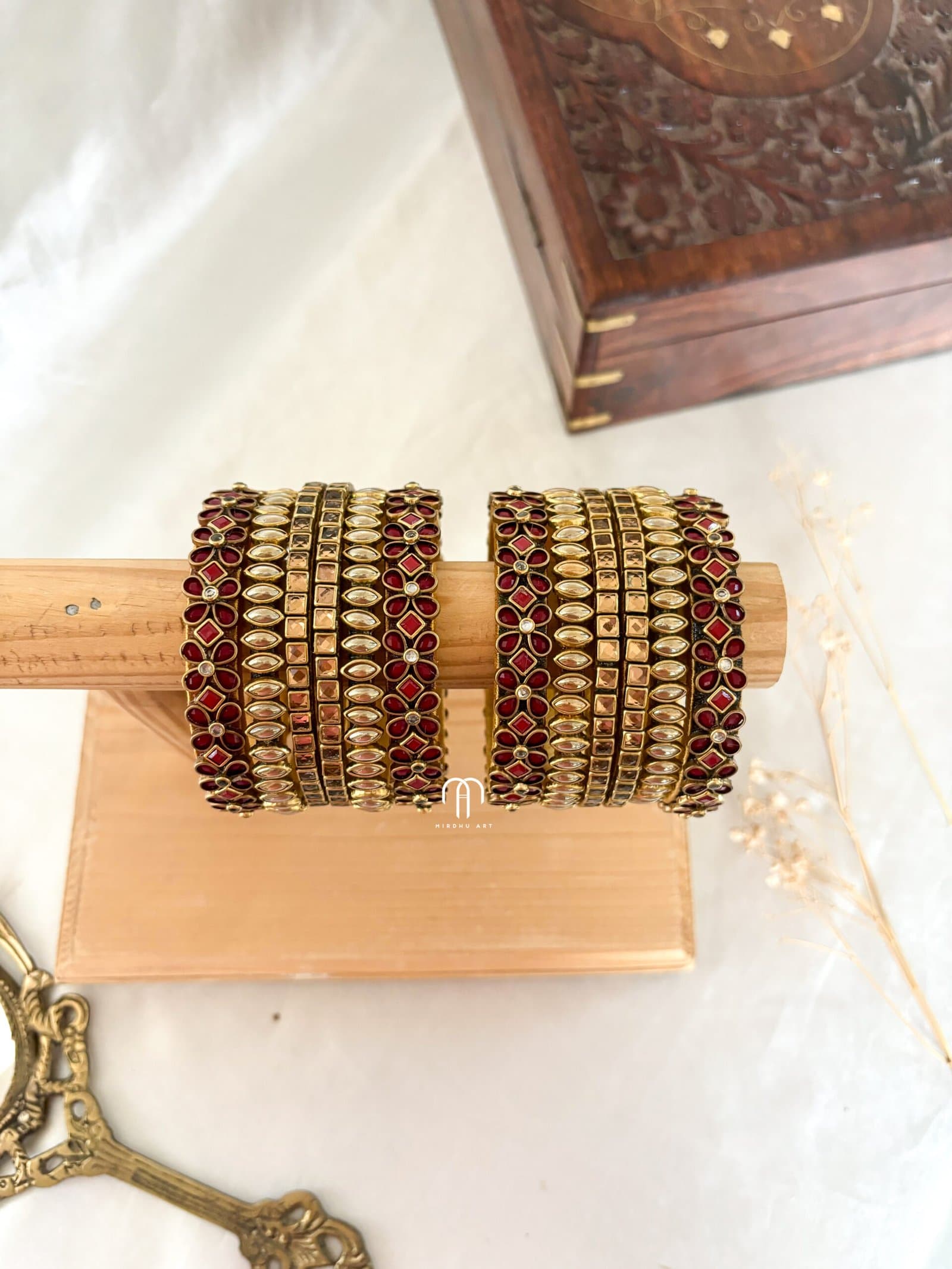 Kundan Bangles – Maroon & Golden Simple set (thilagam) from Bangle by Choice
