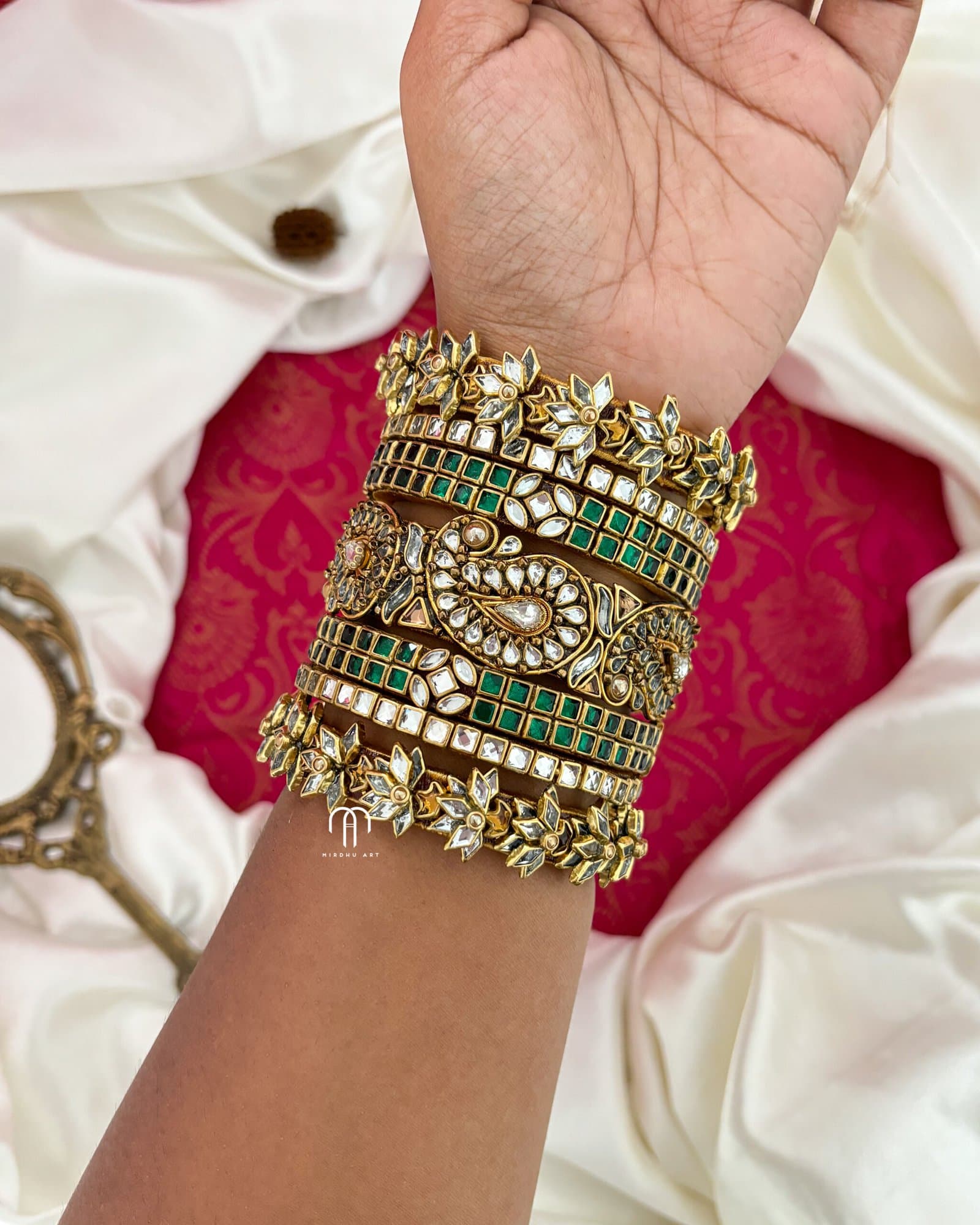 Kundan Bangles – Mango (White & Green) Bangles detail view 3