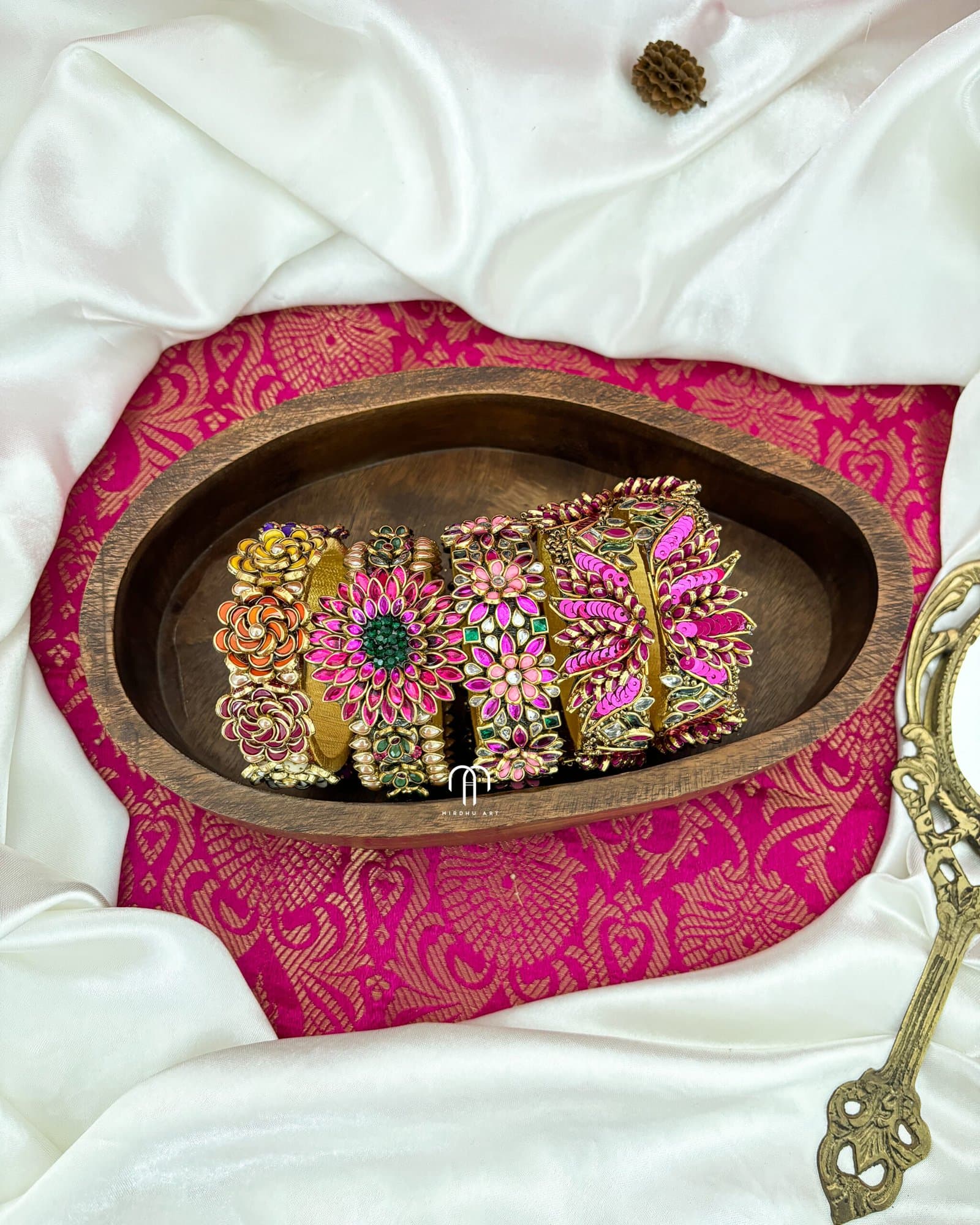 Kundan Bangles – Mixed 3D Designs from Bangle by Choice