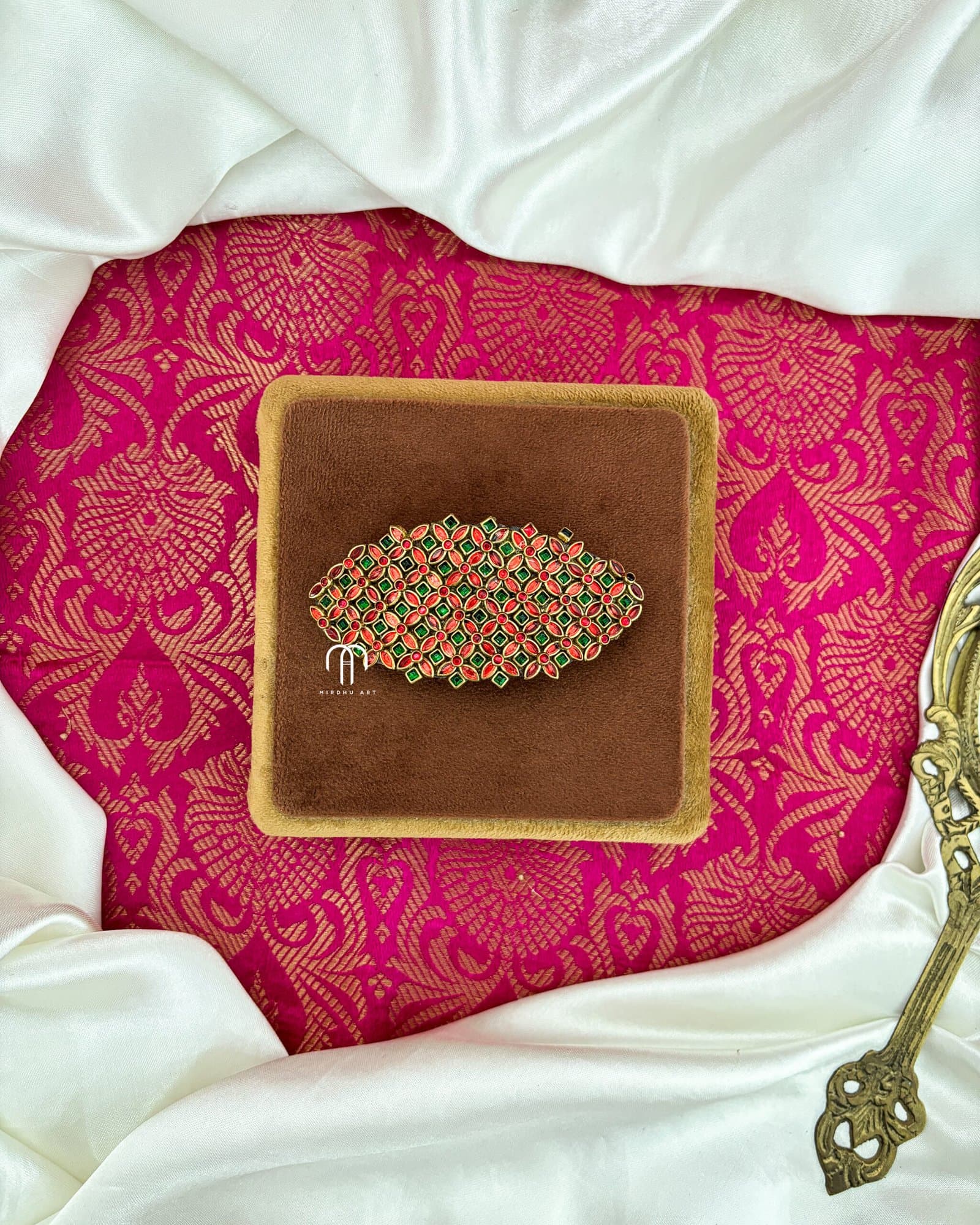 Oval Center Clip – Red and Green from Bangle by Choice