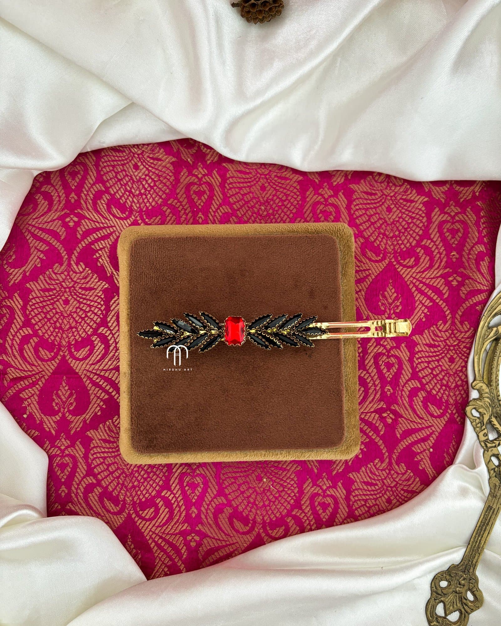Designer Center Clip – Black with red from Bangle by Choice