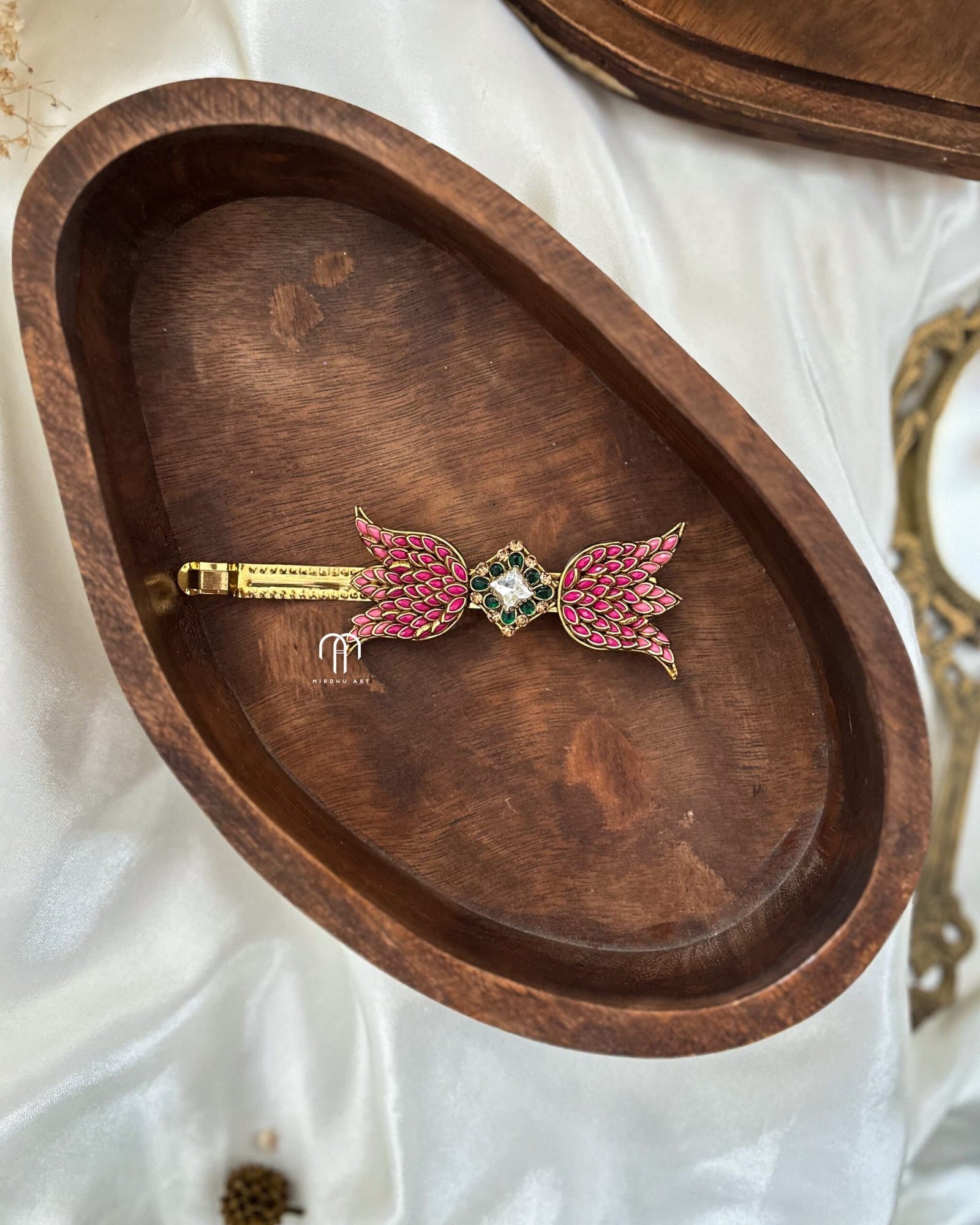 Statement Center Clip – Double side lotus from Bangle by Choice