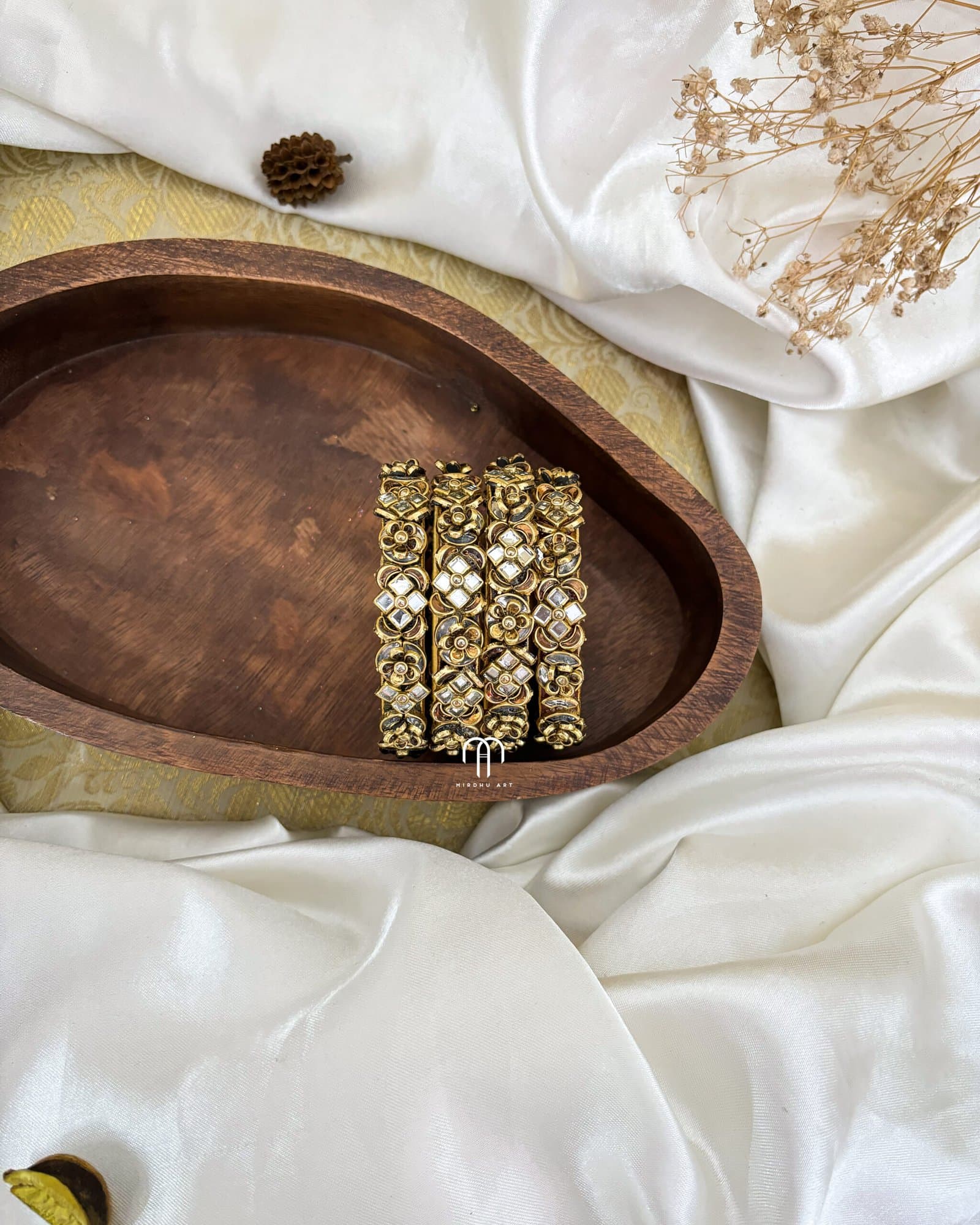 Kundan Bangles – Golden and White stone 3D kada from Bangle by Choice