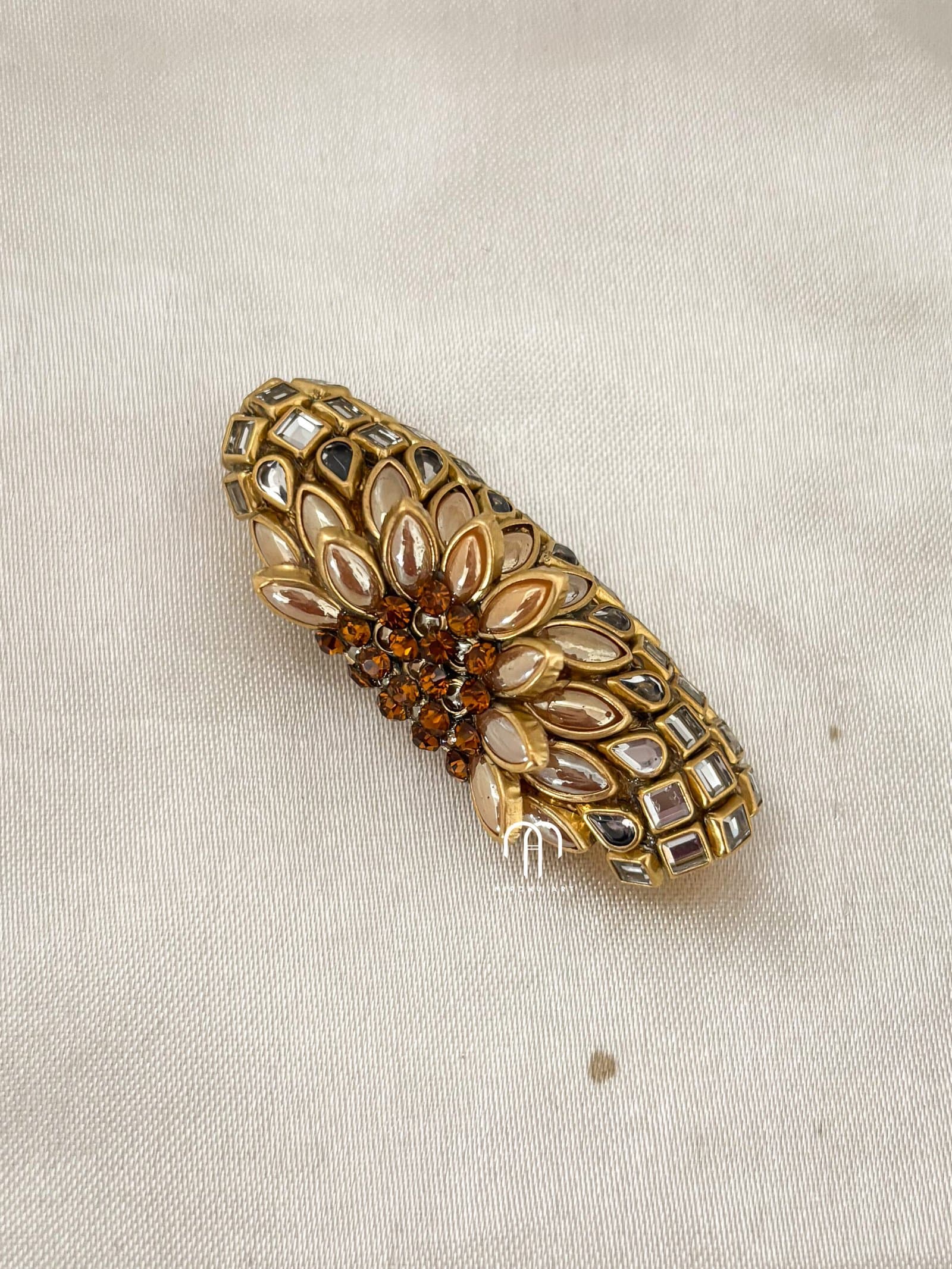 Saree Pins – Sunflower(Golden And White) from Bangle by Choice
