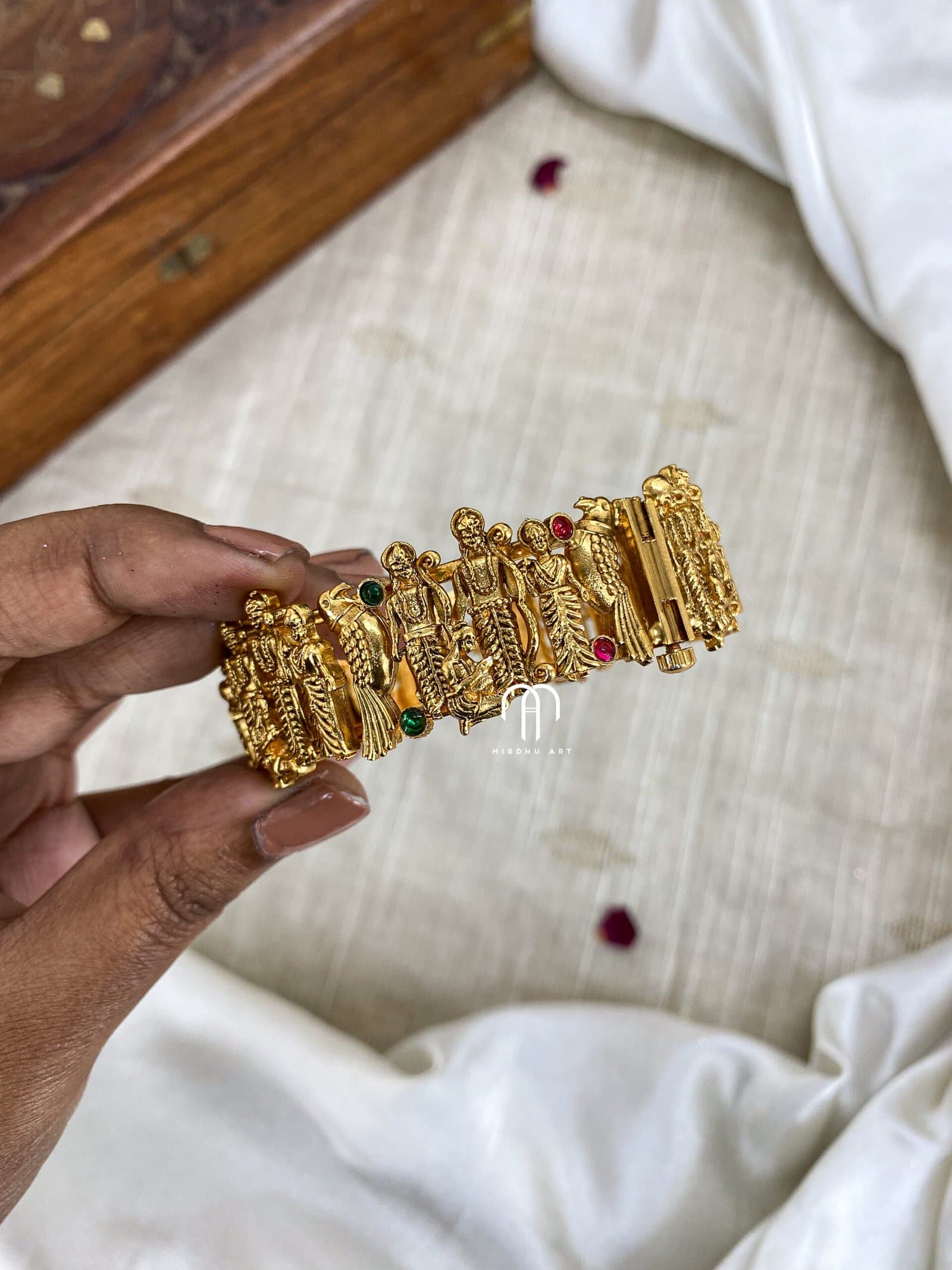 Ram Parivar Bangles detail view 2