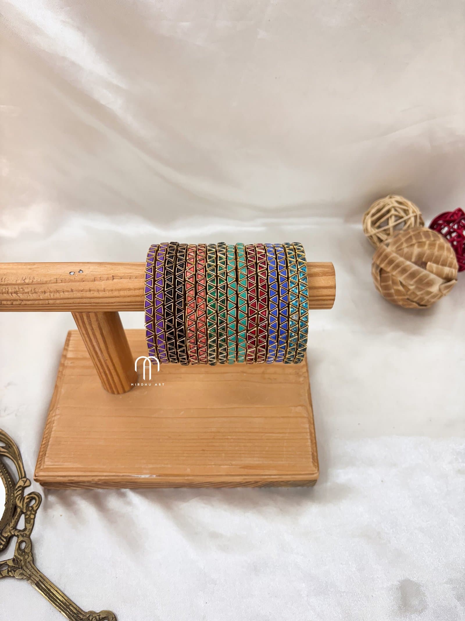 Kundan Bangles – Triangle Design from Bangle by Choice