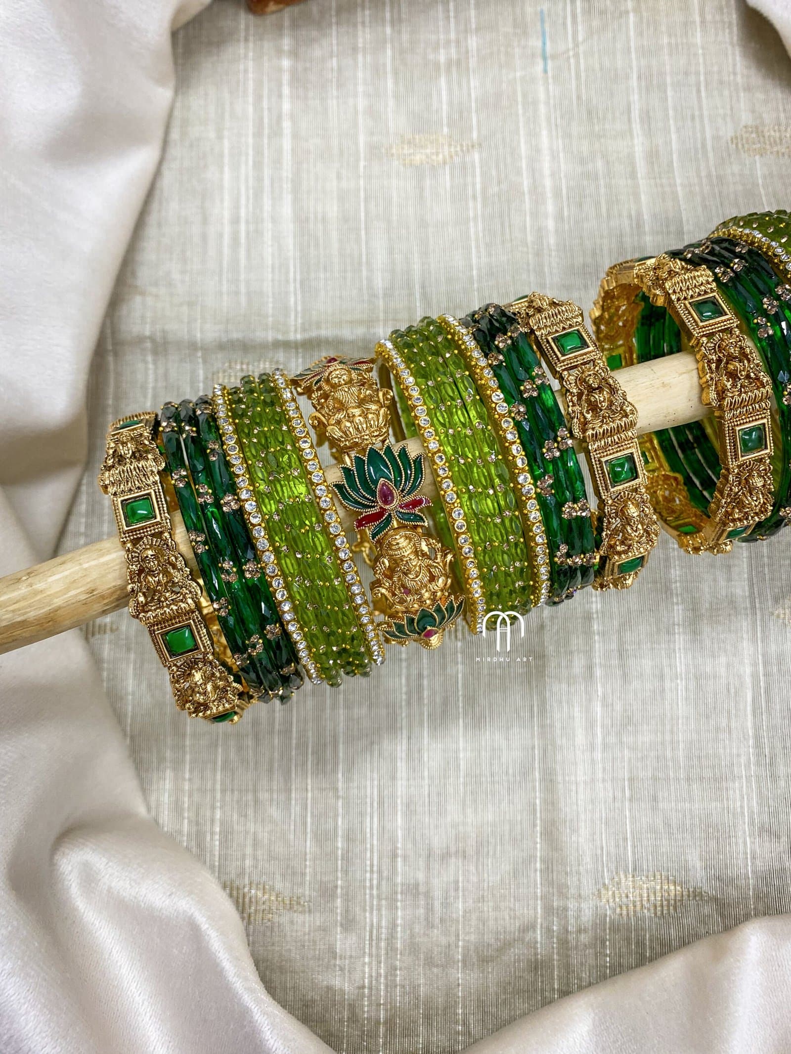 Lotus With Lakshmi – Dark Green And Light Green detail view 2