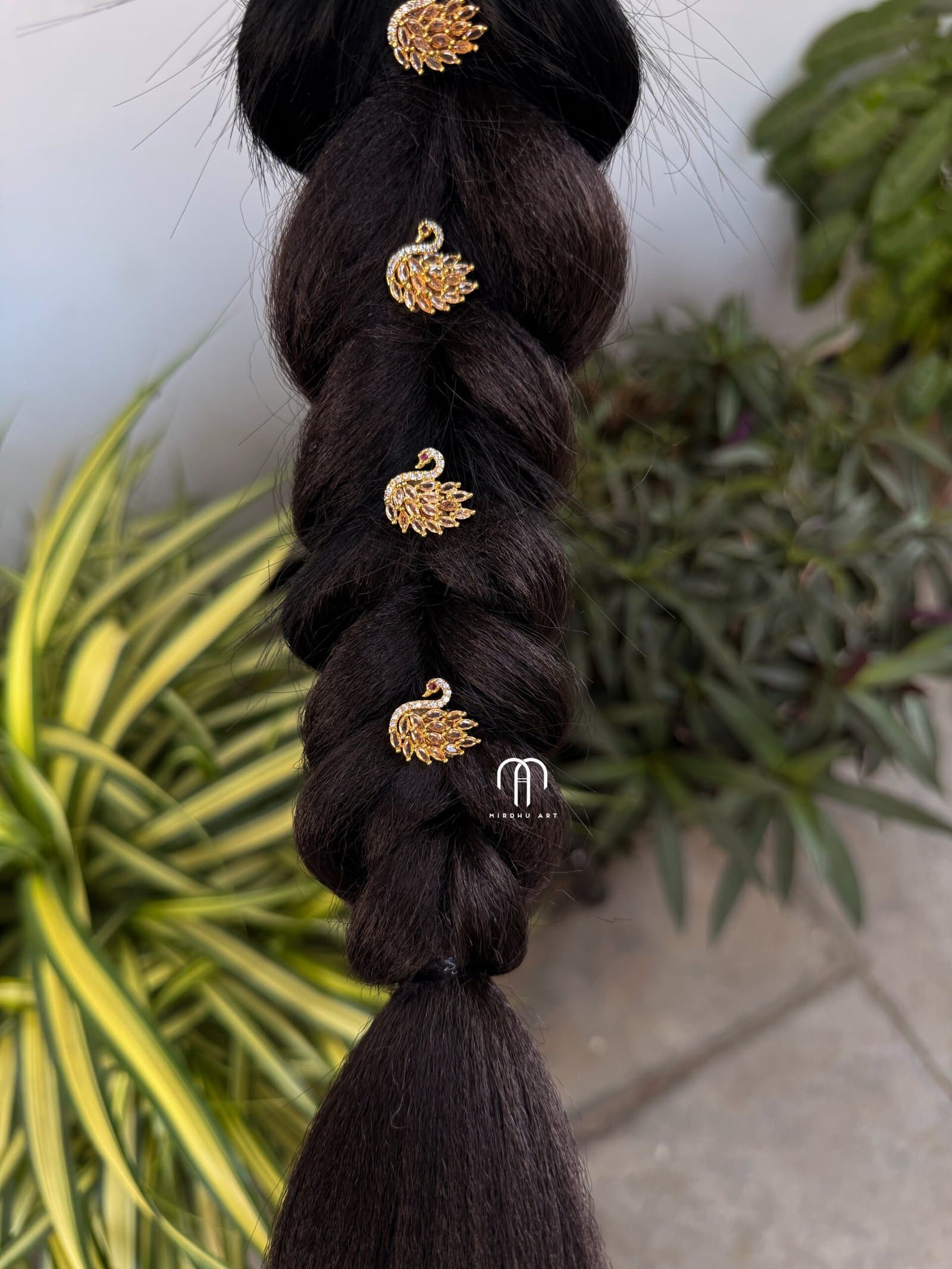 Annam (Swan) – Hair Pins detail view 2