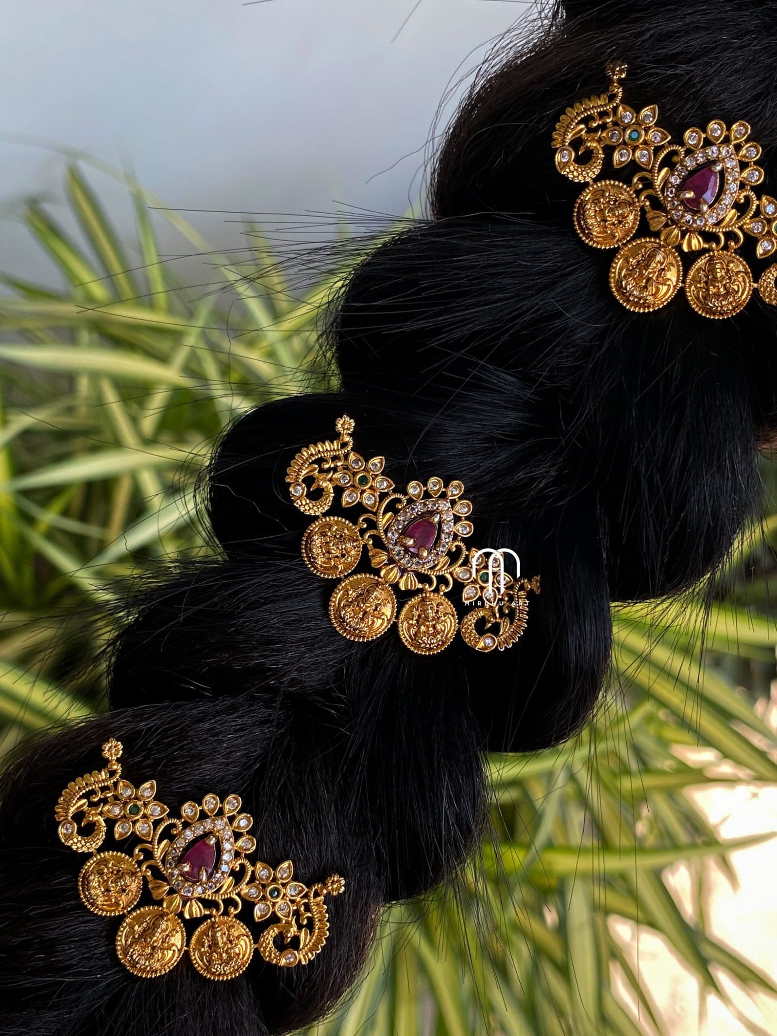 Lakshmi Coin – Hair Pins detail view 2