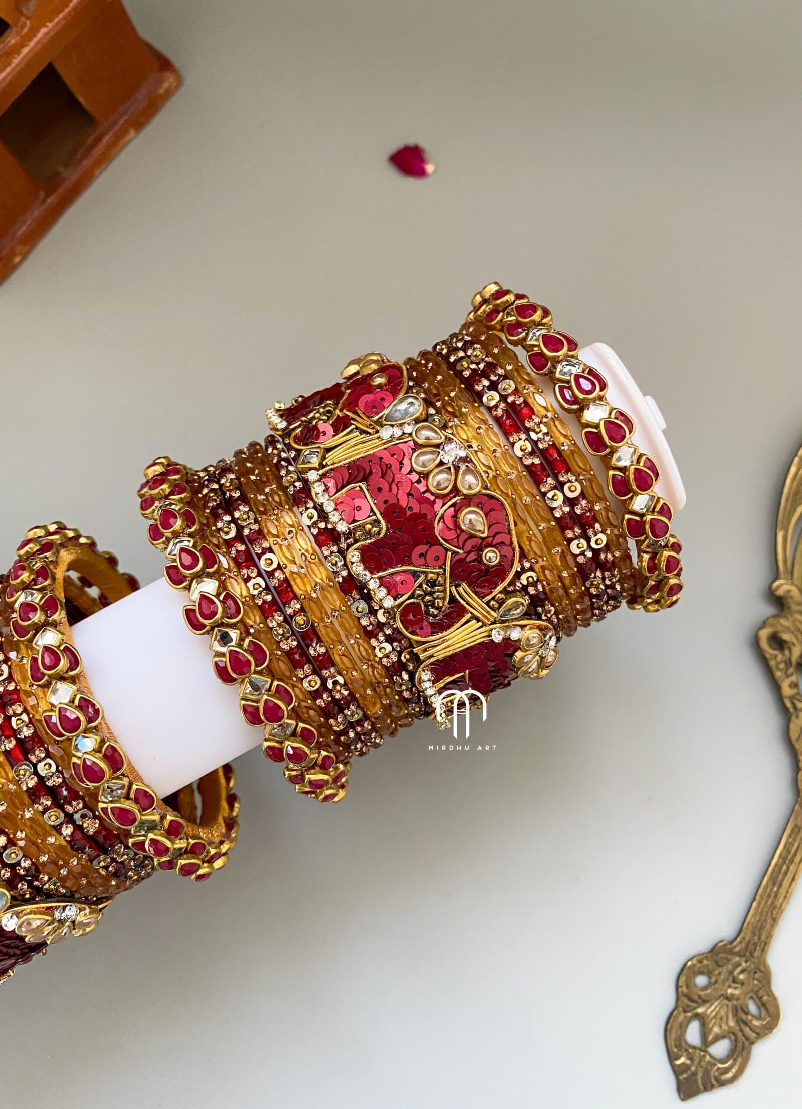Elephant 2.0 – Maroon And Gold detail view 2