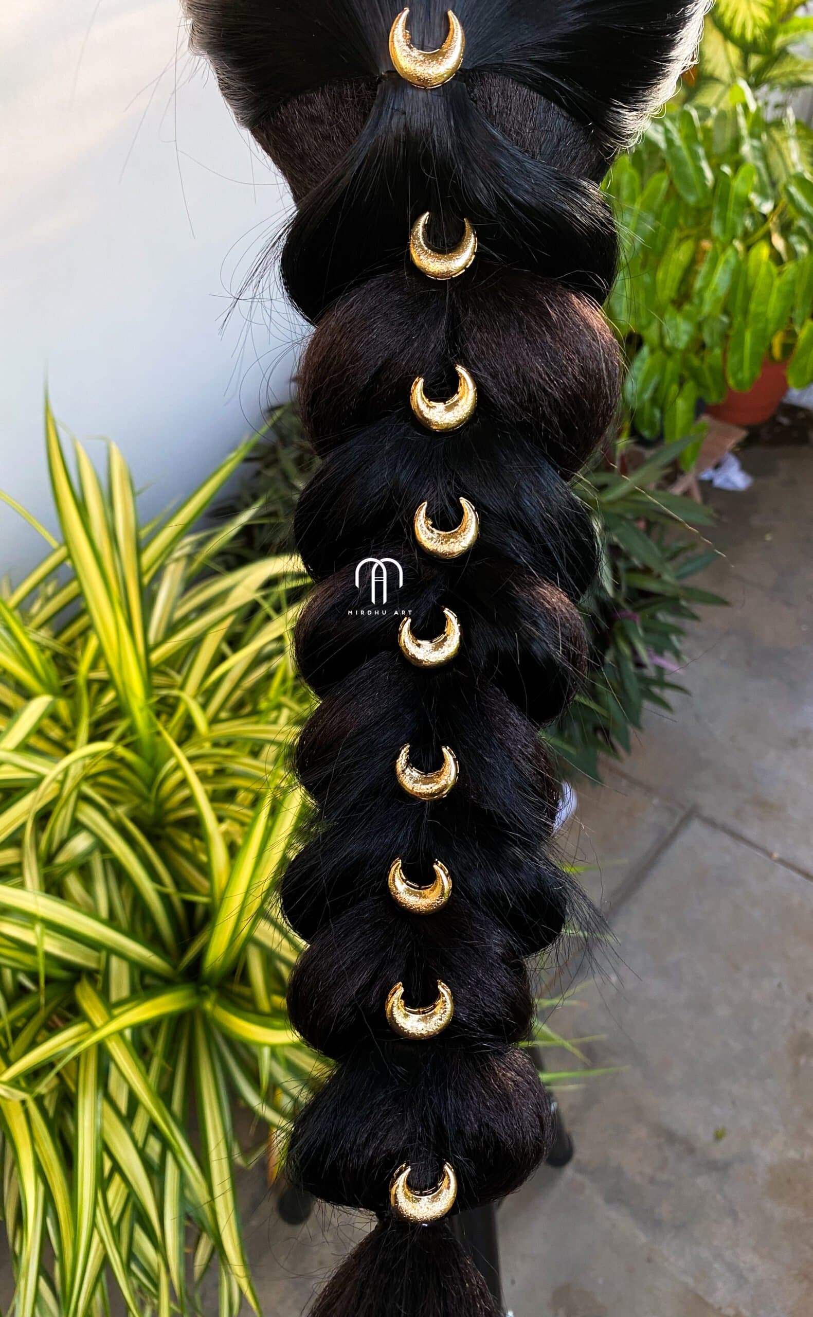 Gold – Moon Hair Pins detail view 2