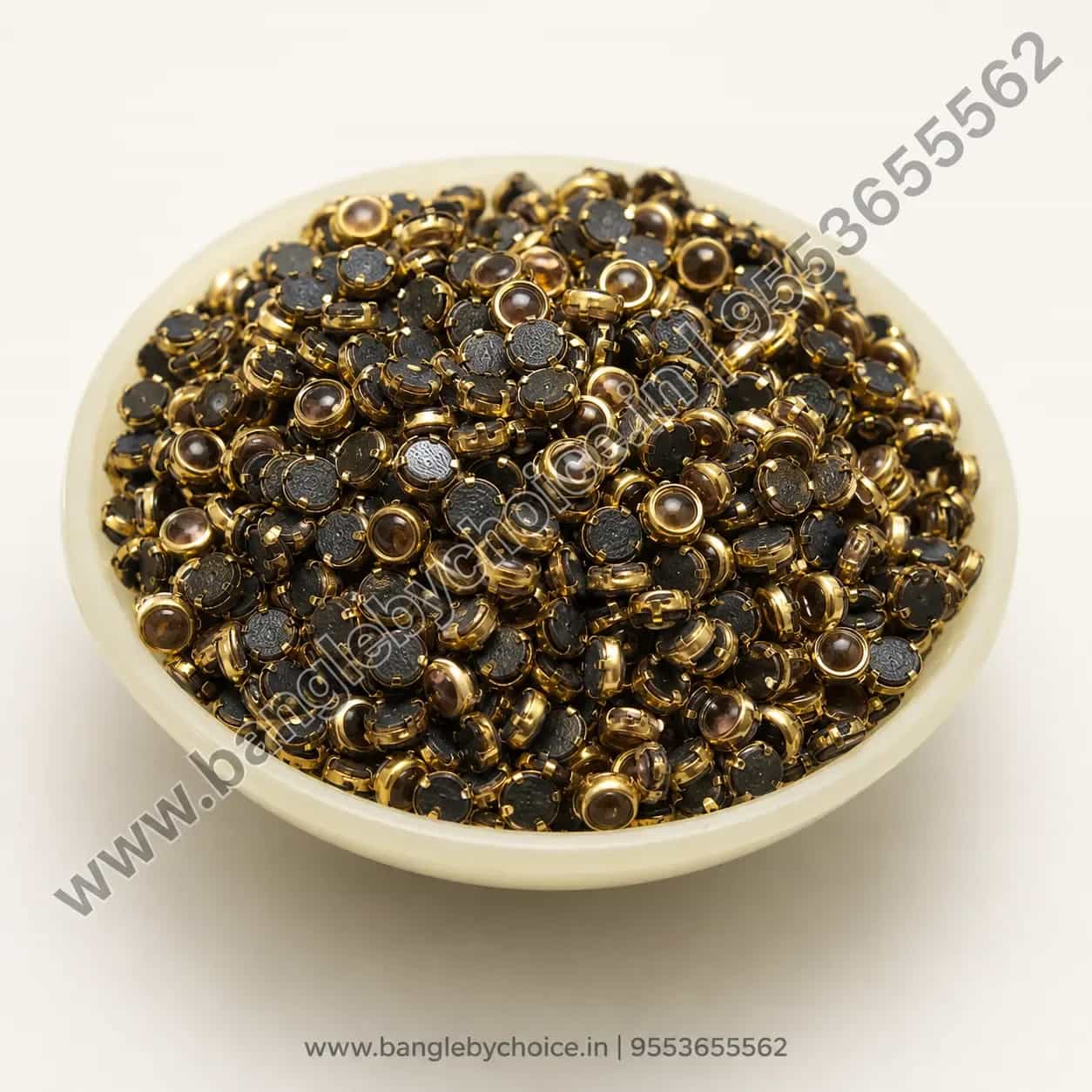 4mm Round Glossy Gold Kundans detail view 2