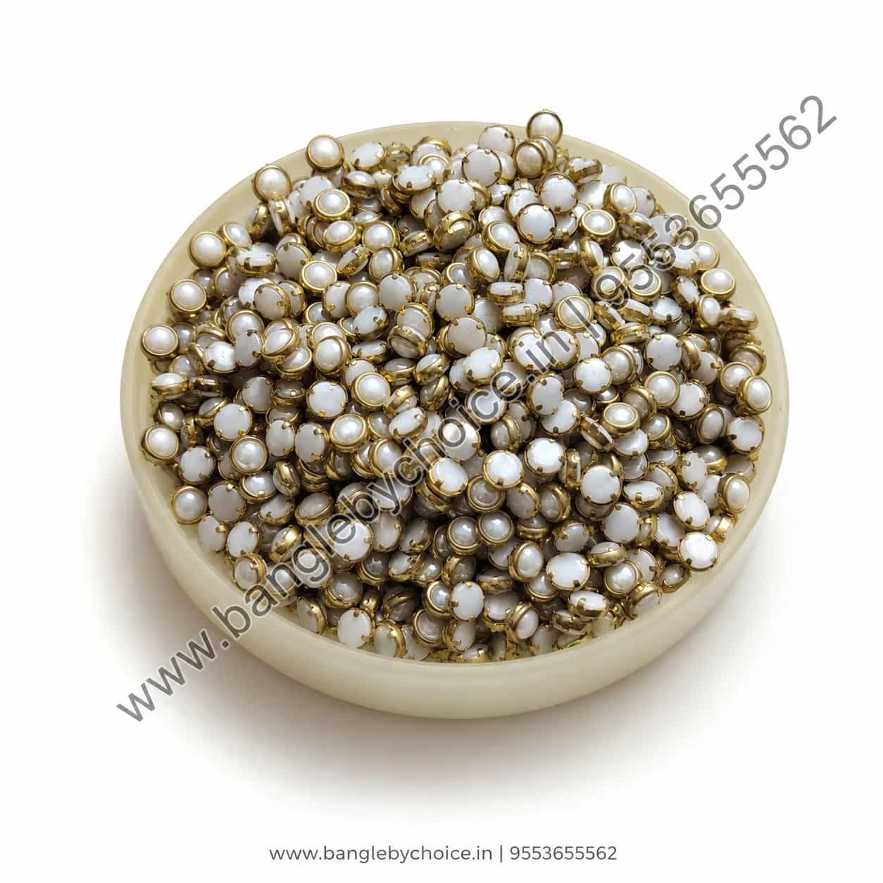 4mm Ceramic White Kundans detail view 2