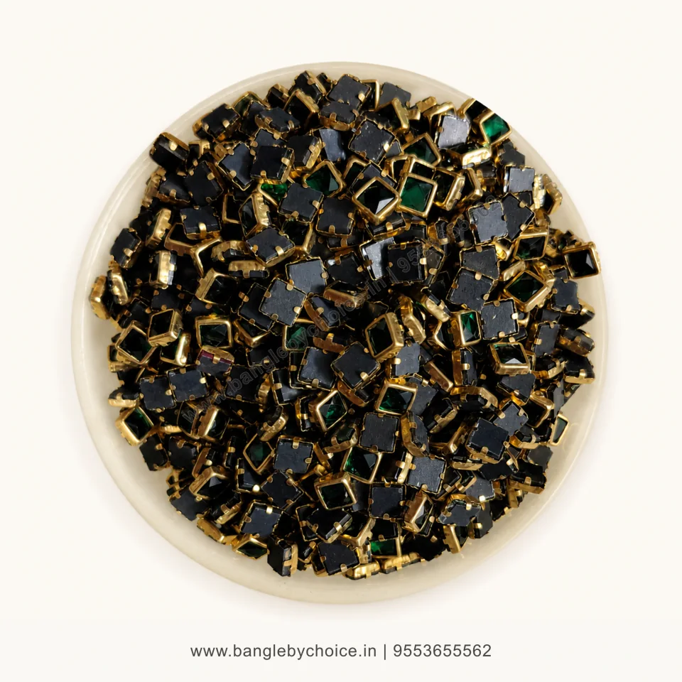 4x4 Square Dark Green Glossy Kundans premium top-view product image with antique-gold setting