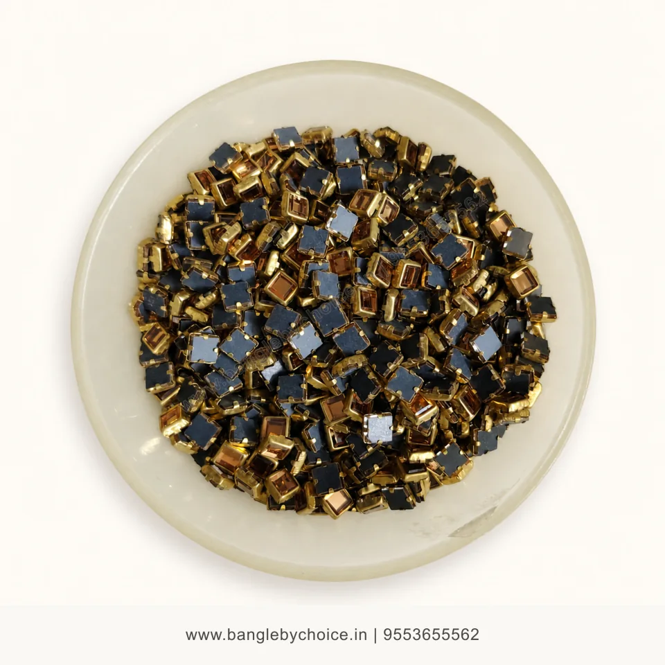 4x4 Square Glossy Gold Kundans premium top-view product image with antique-gold setting