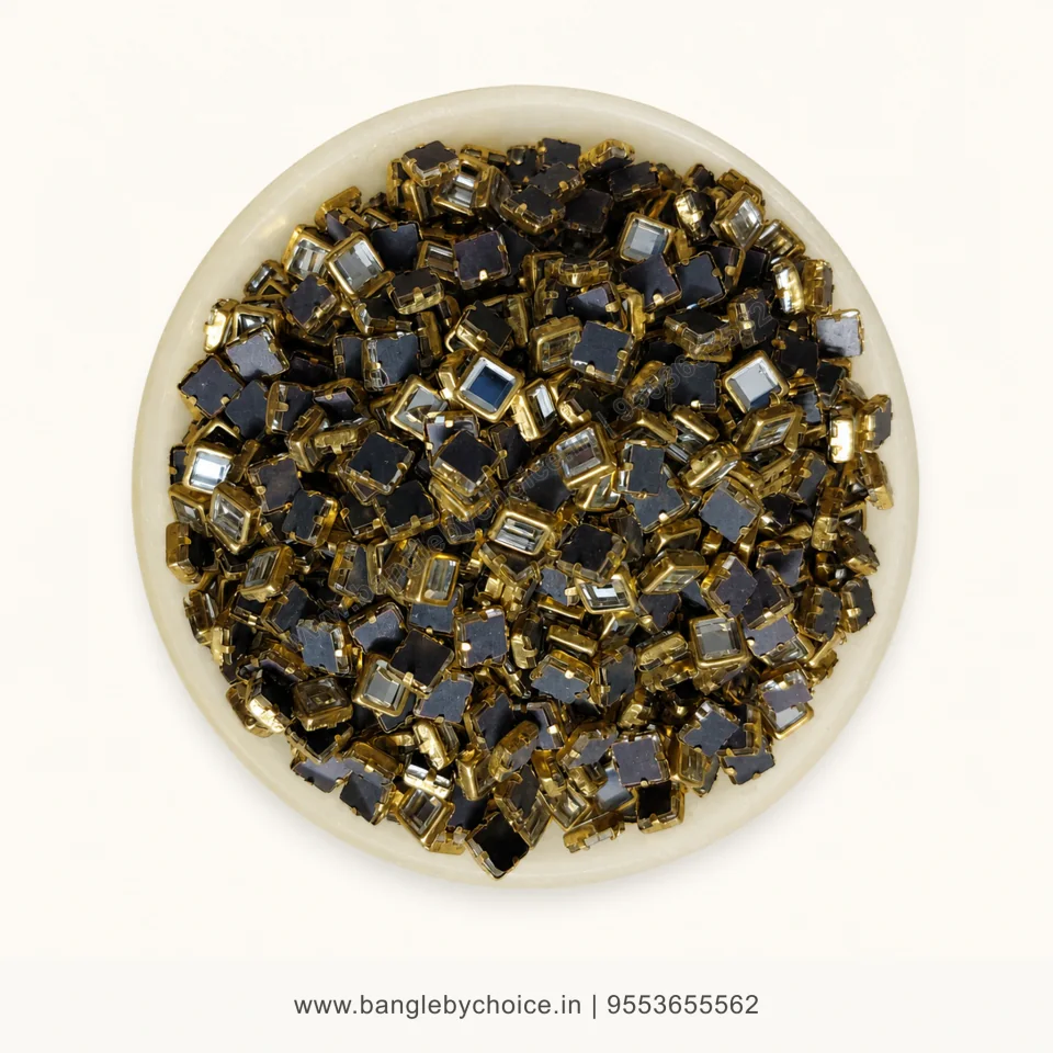 4x4 Square Glossy White Kundans premium top-view product image with antique-gold setting
