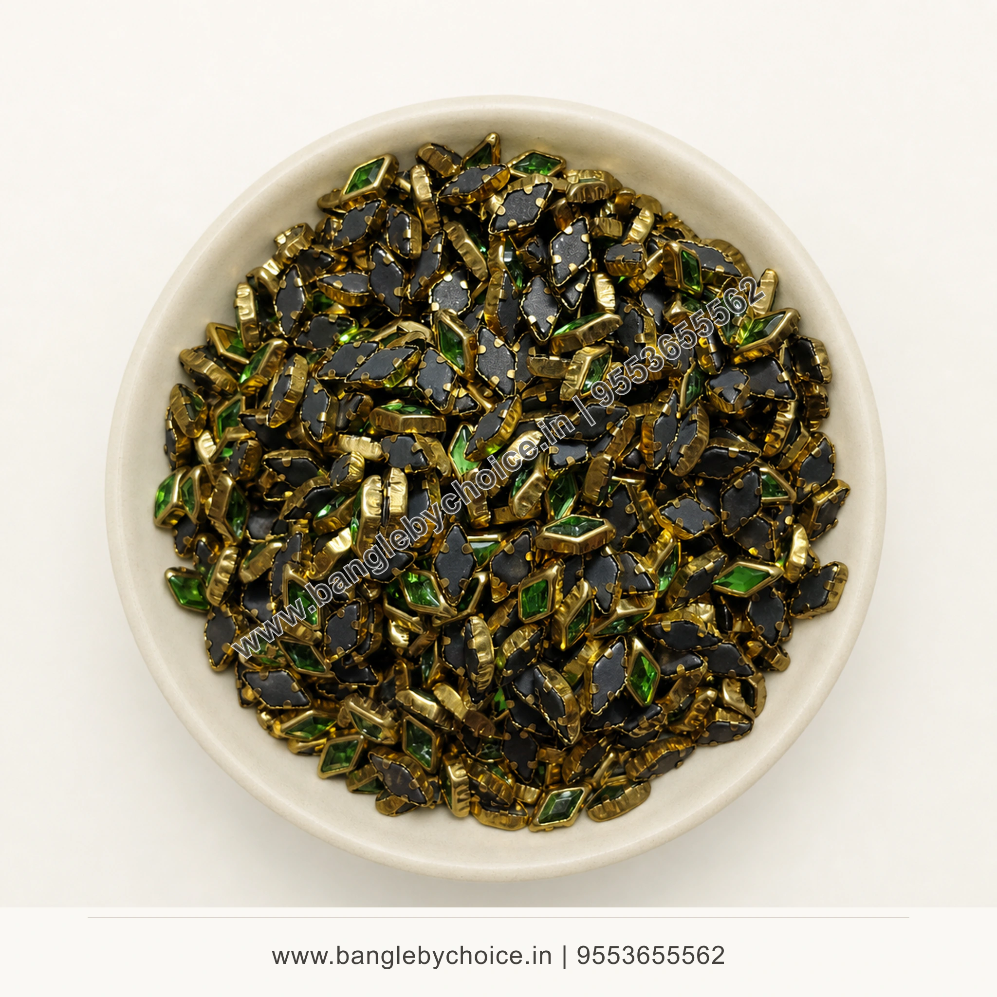 Diamond Light Green Glossy Kundans premium top-view product image with antique-gold setting