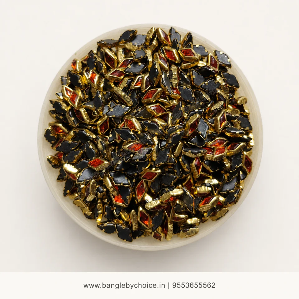 Diamond Red Orange Glossy Kundans premium top-view product image with antique-gold setting
